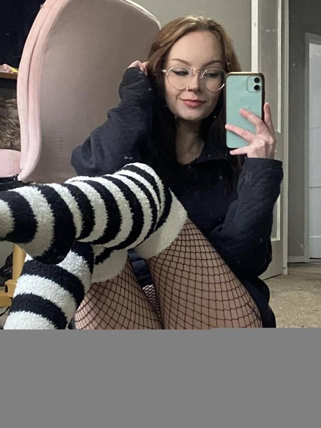 I'm a young independent free lady I offer all services no limitation or restrictions send me a text 4435721440 - Image 3